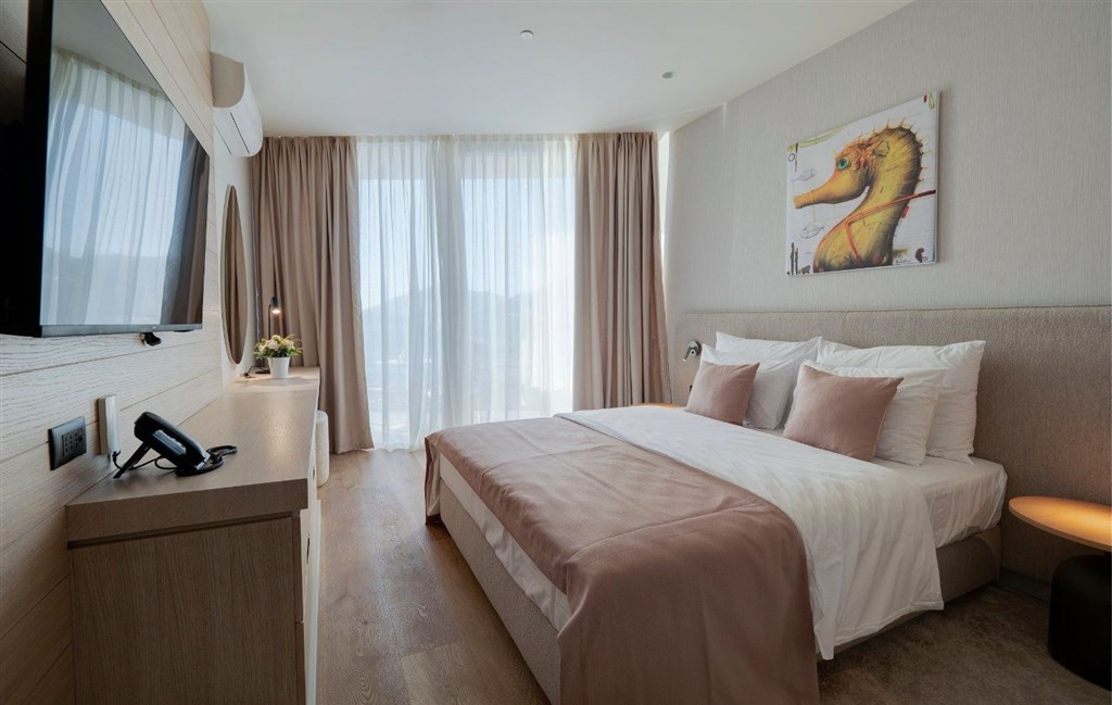 na-prodej-luxusni-apartmany-u-more-v-hotelovem-komplexu-v-becici-cerna-hora