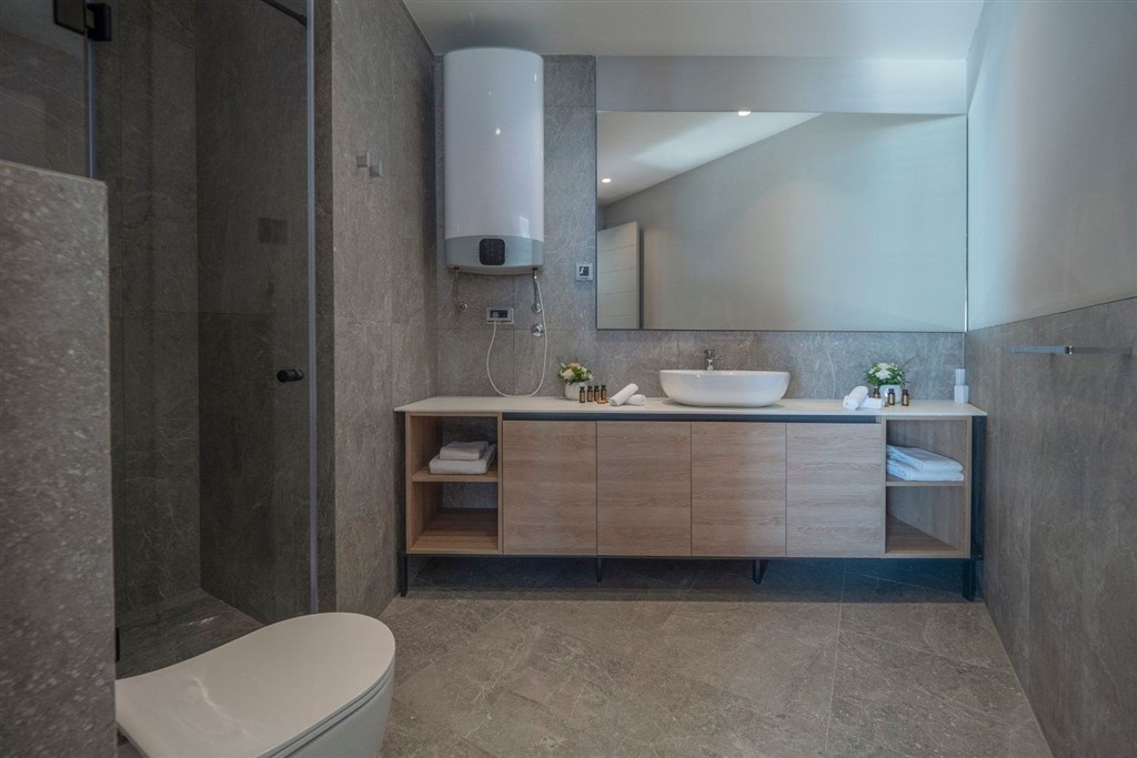 na-prodej-luxusni-apartmany-u-more-v-hotelovem-komplexu-v-becici-cerna-hora