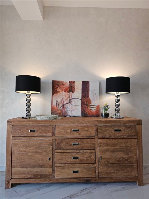 na-prodej-elegantni-apartman-hned-u-more-s-panoramatickym-vyhledem-v-rafailovici-cerna-hora