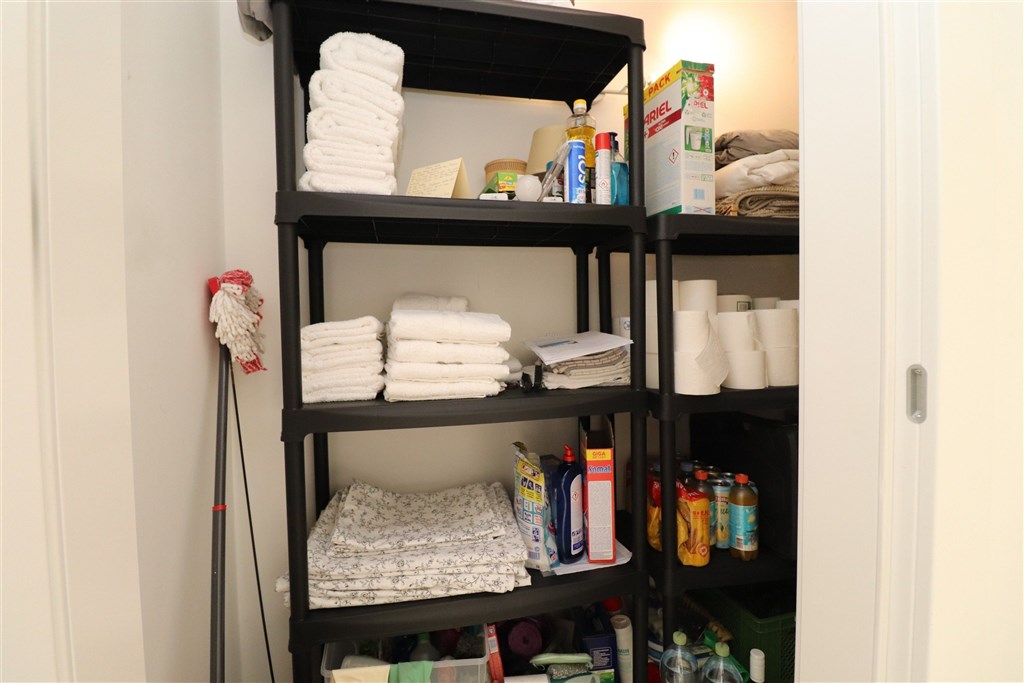 na-prodej-dvoupatrovy-apartman-s-predzahradkou-a-vyhledem-na-more-tribunj-chorvatsko