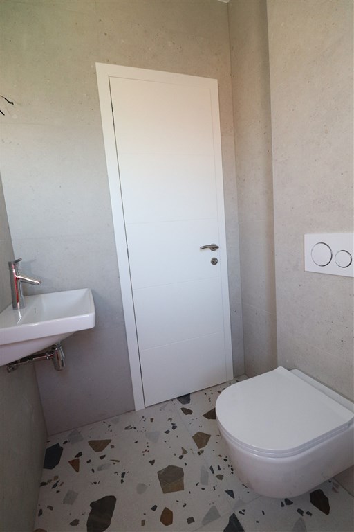 na-prodej-novy-a-velmi-pekny-apartman-se-2-loznicemi-v-1-rade-u-more-betina-chorvatskou