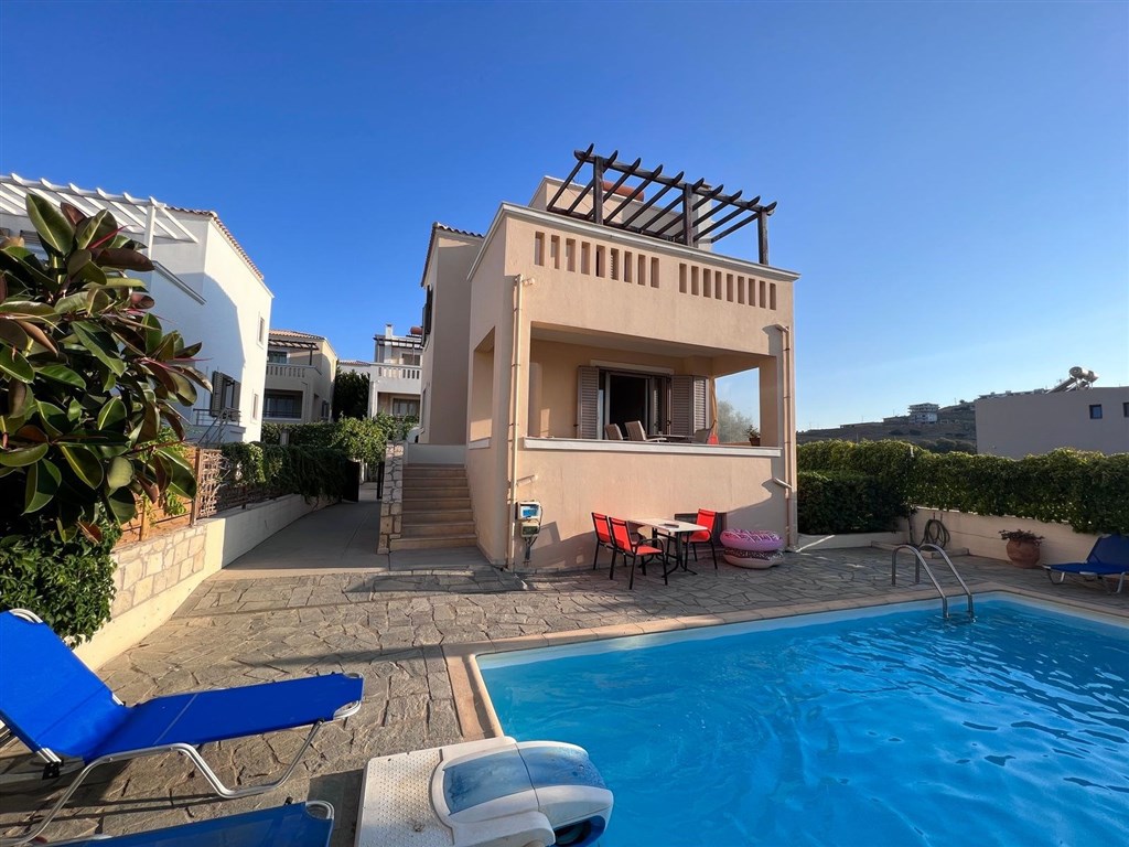 na-prodej-klidna-rekreacni-vila-v-panormu-kreta-recko
