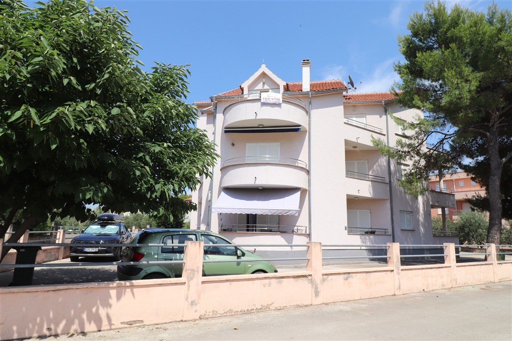 na-prodej-plne-zarizeny-apartman-v-blizkosti-more-vodice-chorvatsko