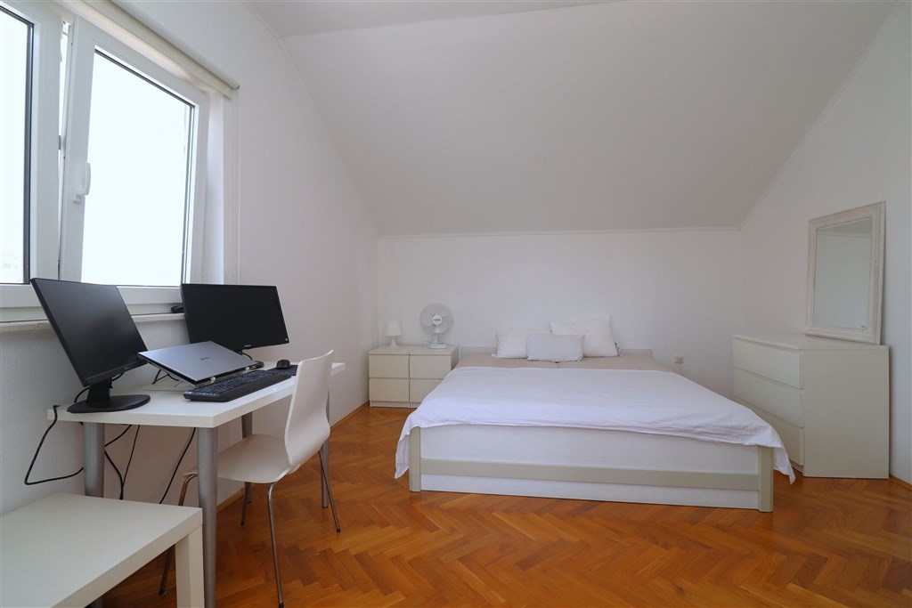 na-prodej-plne-zarizeny-apartman-v-blizkosti-more-vodice-chorvatsko