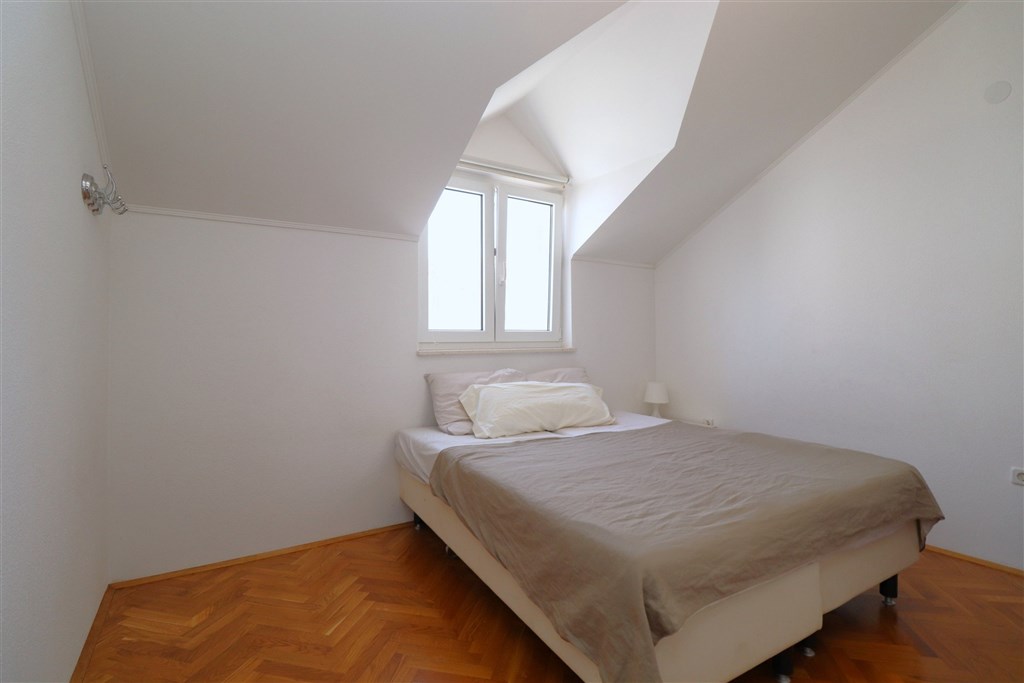 na-prodej-plne-zarizeny-apartman-v-blizkosti-more-vodice-chorvatsko