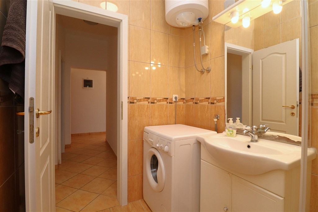 na-prodej-plne-zarizeny-apartman-v-blizkosti-more-vodice-chorvatsko