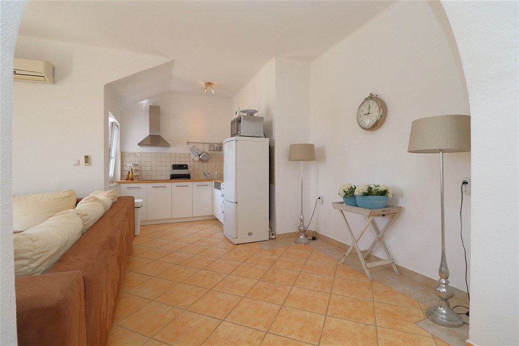 na-prodej-plne-zarizeny-apartman-v-blizkosti-more-vodice-chorvatsko