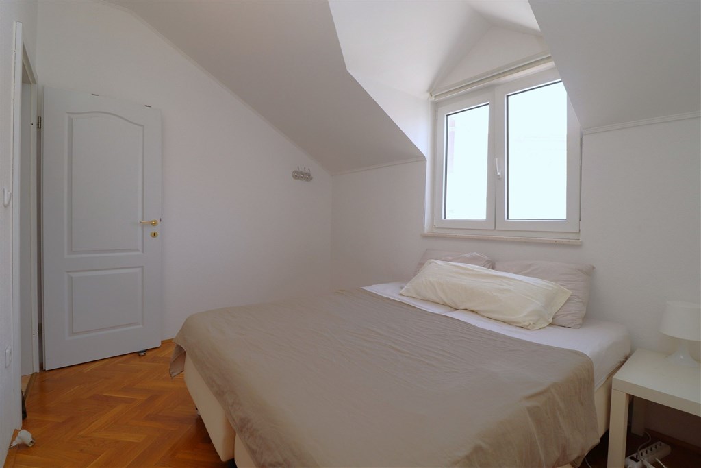 na-prodej-plne-zarizeny-apartman-v-blizkosti-more-vodice-chorvatsko