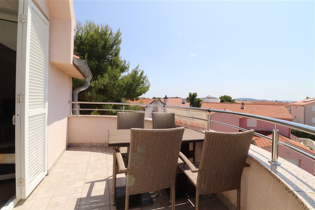 na-prodej-plne-zarizeny-apartman-v-blizkosti-more-vodice-chorvatsko