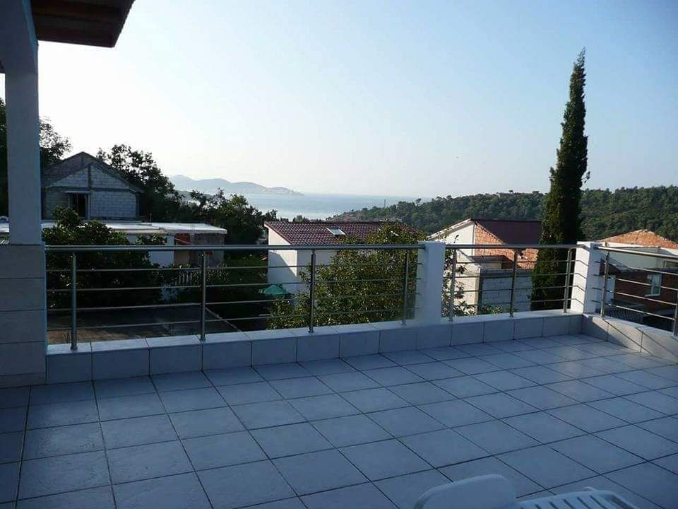 nabizime-k-prodeji-utulny-dum-v-malebne-oblasti-sutomore-cerna-hora