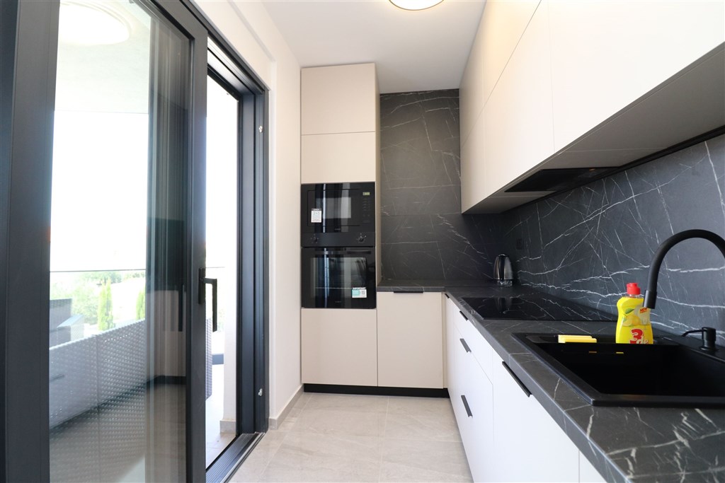 na-prodej-novy-apartman-s-2-loznicemi-v-blizkosti-more-brodarica-chorvatsko