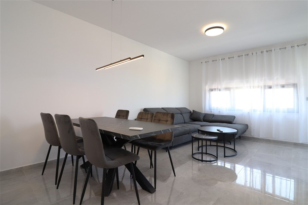 na-prodej-novy-apartman-s-2-loznicemi-v-blizkosti-more-brodarica-chorvatsko