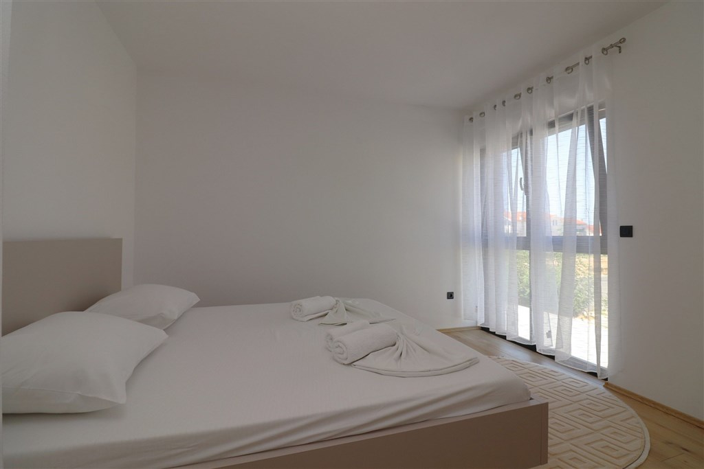 na-prodej-novy-apartman-s-2-loznicemi-v-blizkosti-more-brodarica-chorvatsko