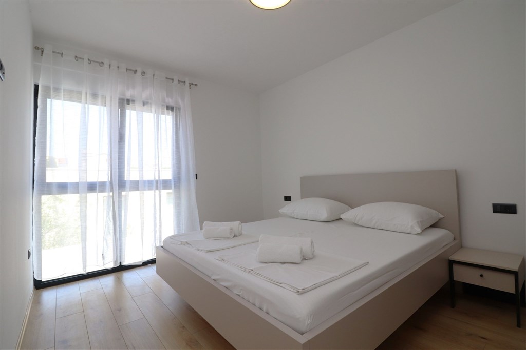 na-prodej-novy-apartman-s-2-loznicemi-v-blizkosti-more-brodarica-chorvatsko