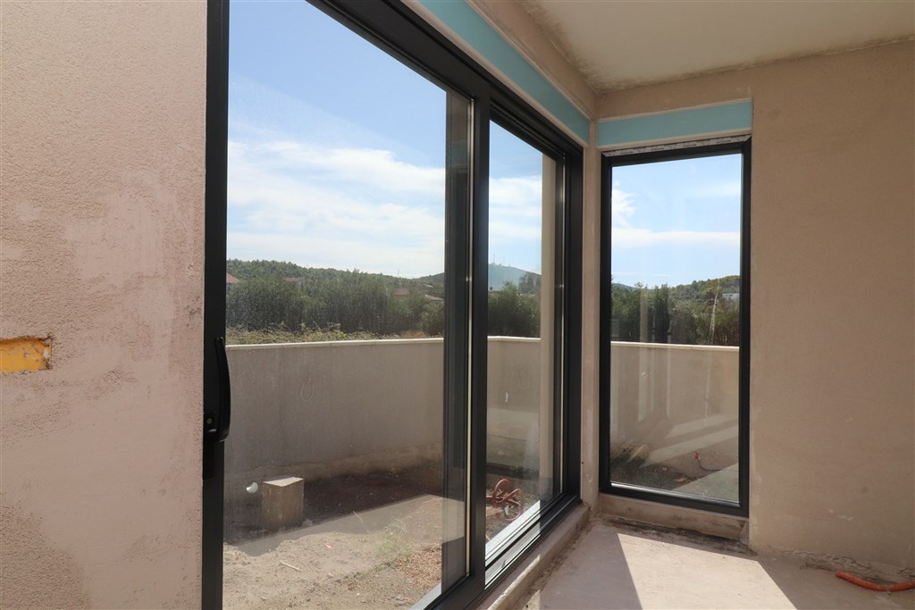 na-prodej-novy-moderni-radovy-rodinny-dum-v-blizkosti-more-tisno-chorvatsko