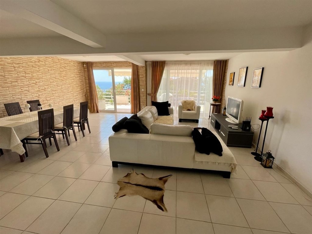 na-prodej-dvouloznicovy-apartman-s-vyhledem-na-more-v-seoce-budva-cerna-hora