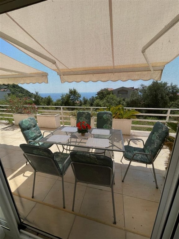 na-prodej-dvouloznicovy-apartman-s-vyhledem-na-more-v-seoce-budva-cerna-hora