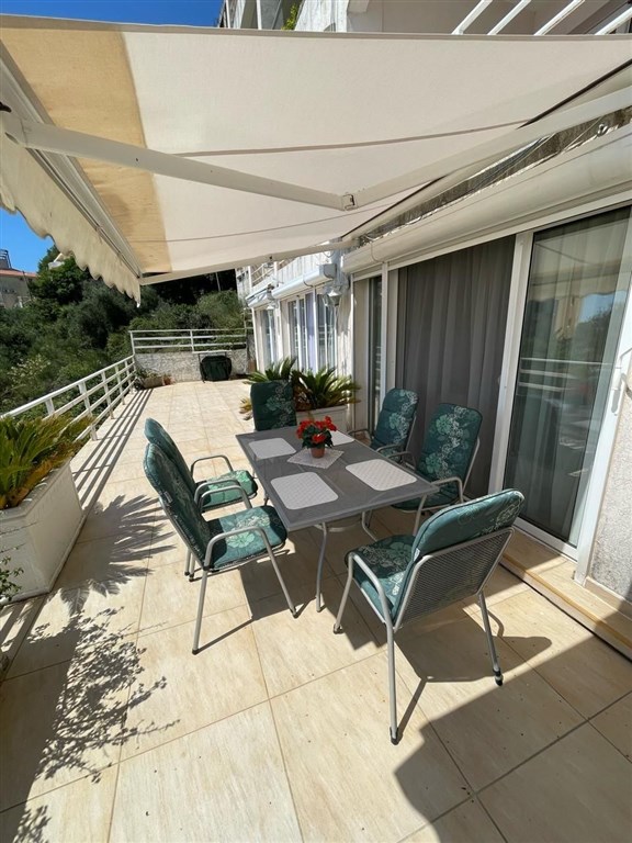 na-prodej-dvouloznicovy-apartman-s-vyhledem-na-more-v-seoce-budva-cerna-hora