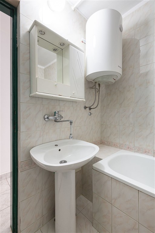 na-prodej-apartman-s-vyhledem-na-more-v-budve-cerna-hora