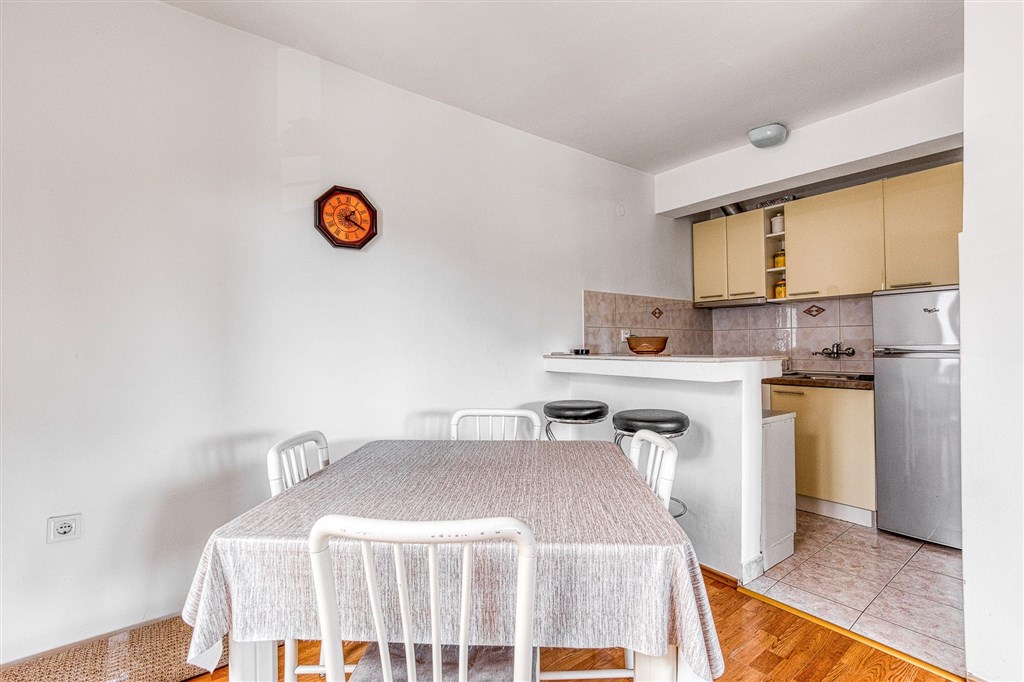 na-prodej-apartman-s-vyhledem-na-more-v-budve-cerna-hora