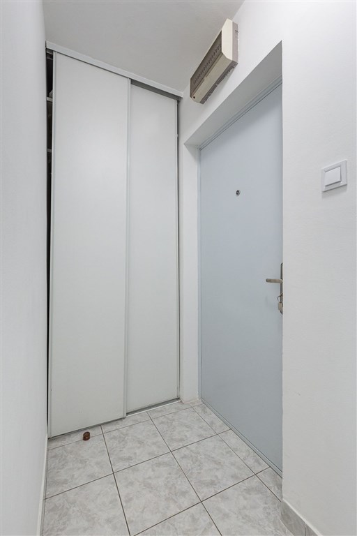 na-prodej-apartman-s-vyhledem-na-more-v-budve-cerna-hora