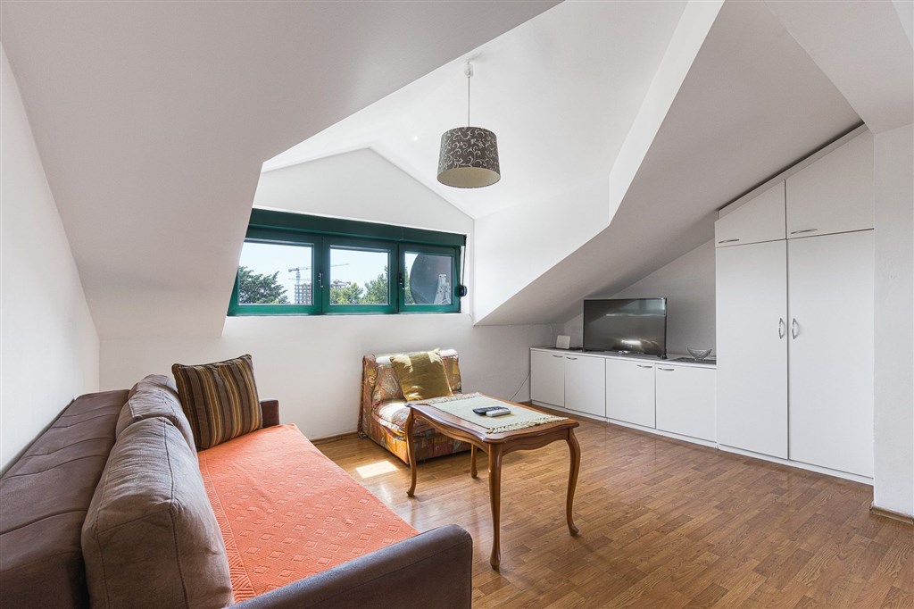na-prodej-apartman-s-vyhledem-na-more-v-budve-cerna-hora
