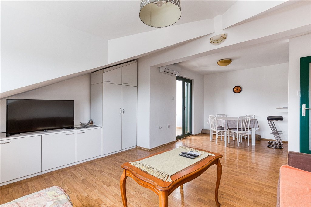 na-prodej-apartman-s-vyhledem-na-more-v-budve-cerna-hora