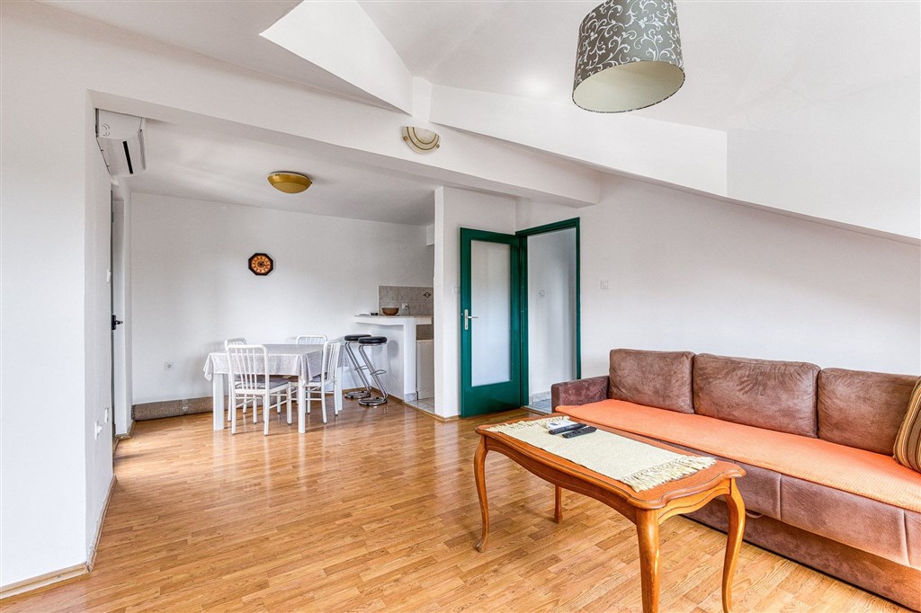 na-prodej-apartman-s-vyhledem-na-more-v-budve-cerna-hora