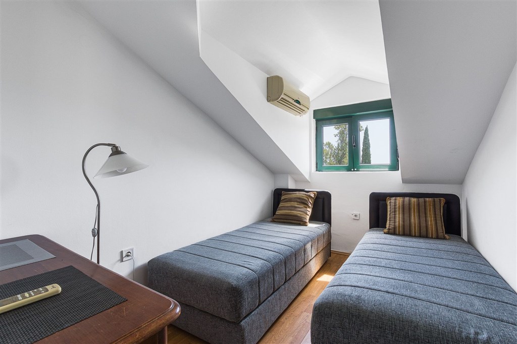 na-prodej-apartman-s-vyhledem-na-more-v-budve-cerna-hora