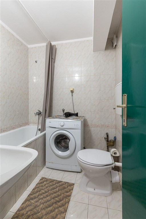 na-prodej-apartman-s-vyhledem-na-more-v-budve-cerna-hora