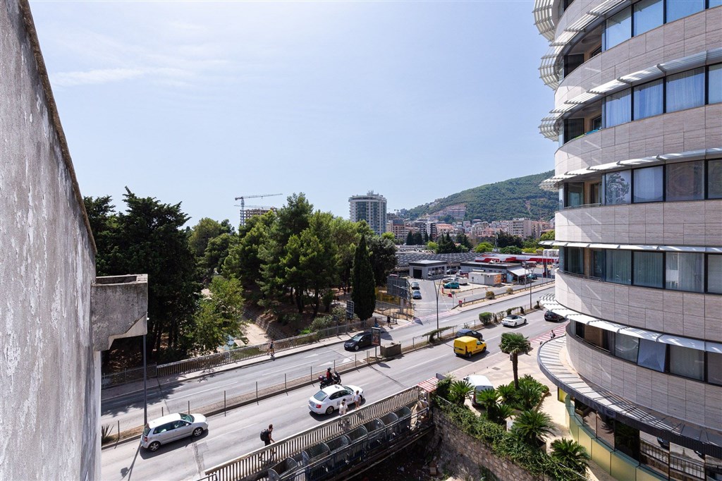 na-prodej-apartman-s-vyhledem-na-more-v-budve-cerna-hora