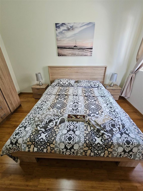 na-prodej-prostorny-apartman-s-primym-vyhledem-na-more-v-prcajn-cerna-hora