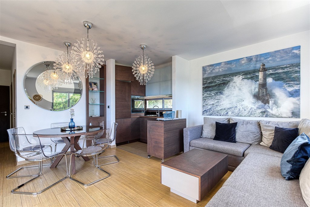 na-prodej-plne-zarizeny-apartman-v-blizkosti-more-v-obci-przno-cerna-hora