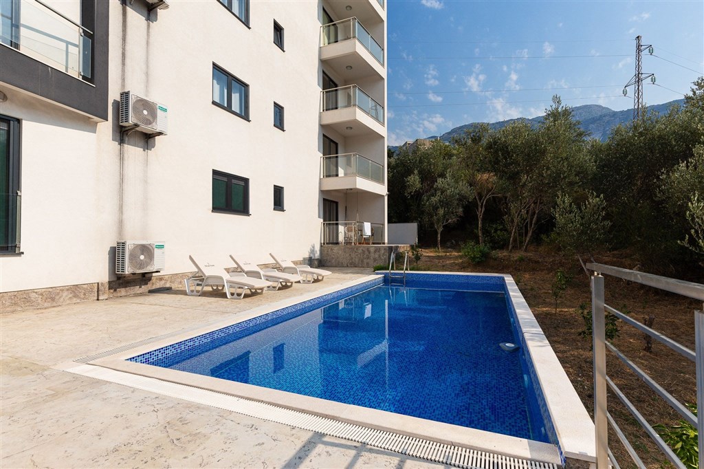 na-prodej-moderni-apartman-s-vyhledem-na-more-v-becici-cena-hora