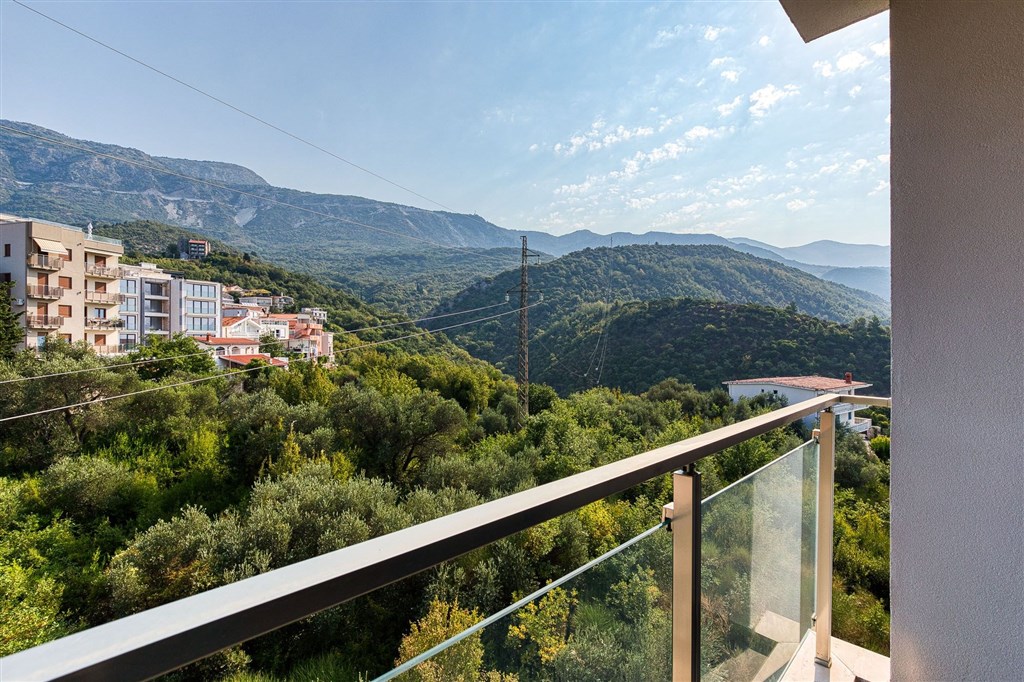 na-prodej-moderni-apartman-s-vyhledem-na-more-v-becici-cena-hora