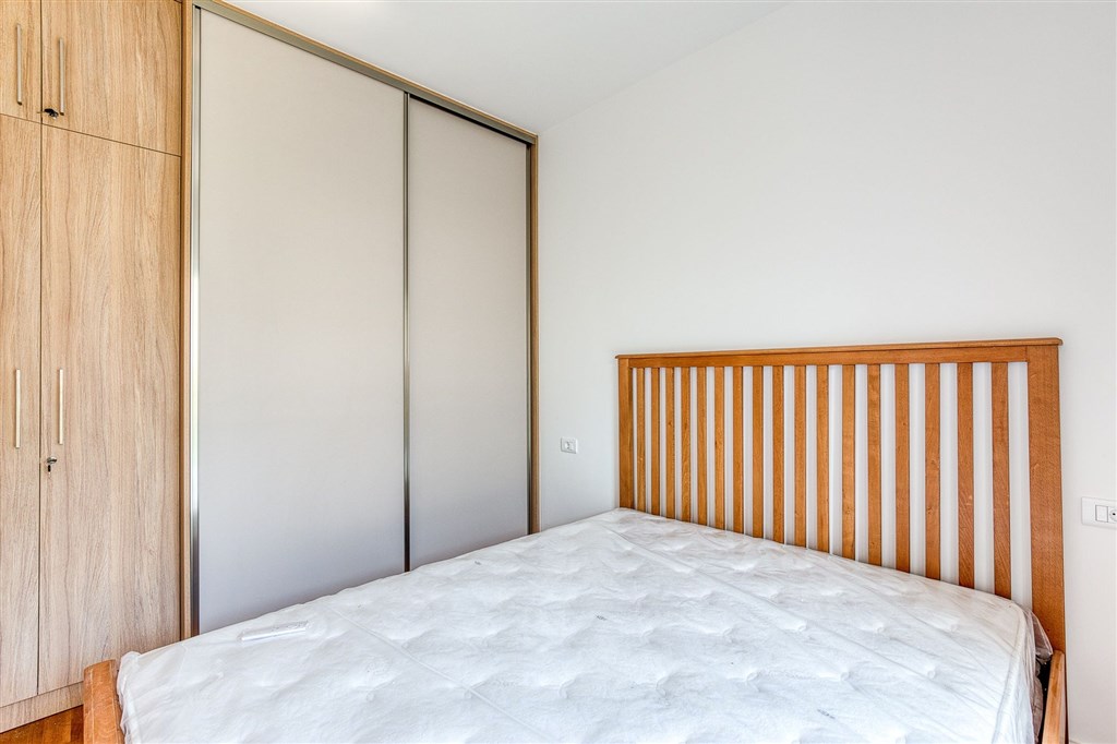 na-prodej-moderni-apartman-s-vyhledem-na-more-v-becici-cena-hora