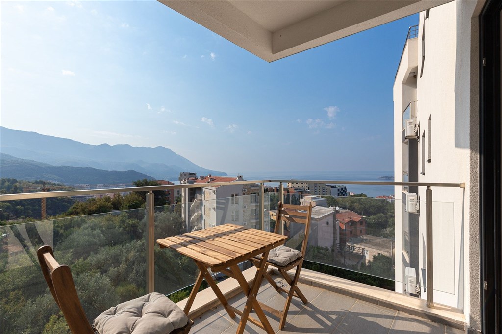 na-prodej-moderni-apartman-s-vyhledem-na-more-v-becici-cena-hora