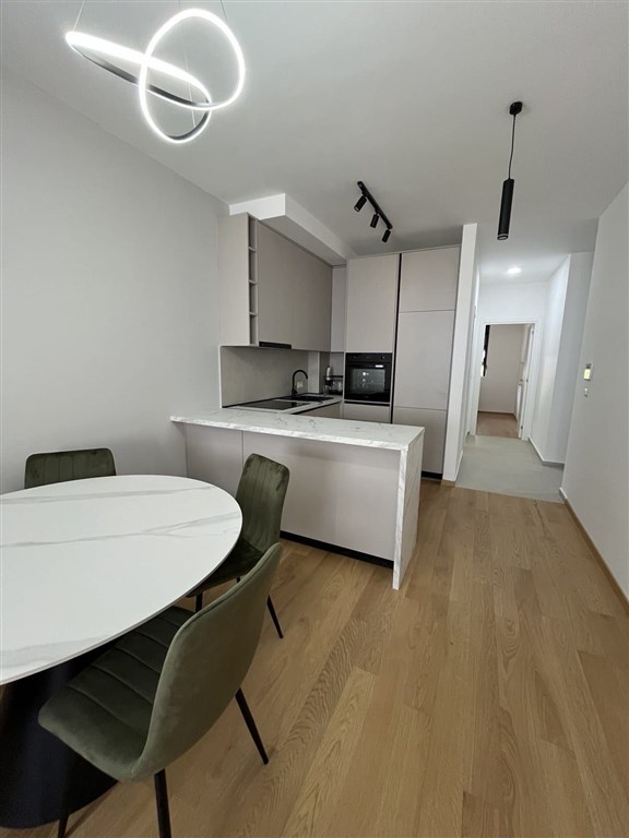 na-prodej-dvouloznicovy-apartman-v-becici-cerna-hora