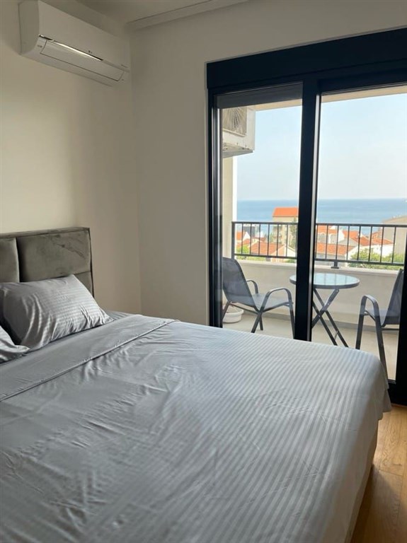 na-prodej-dvouloznicovy-apartman-v-becici-cerna-hora
