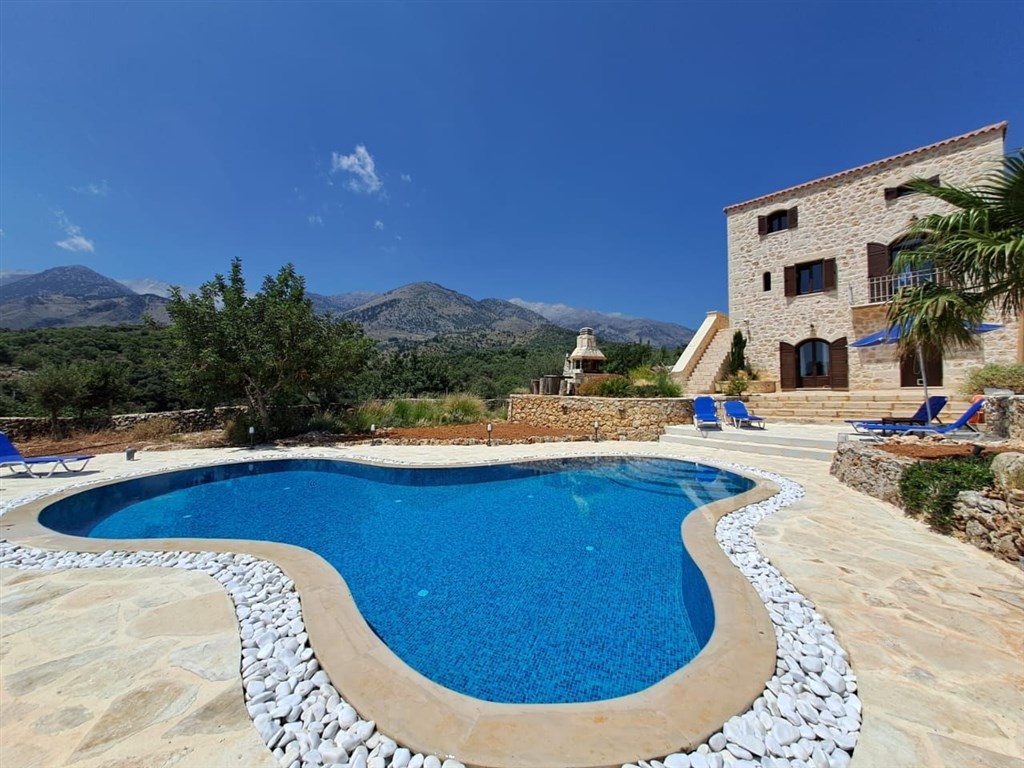 na-prodej-okouzlujici-zarizena-vila-s-uchvatnym-vyhledem-melidoni-kreta-recko