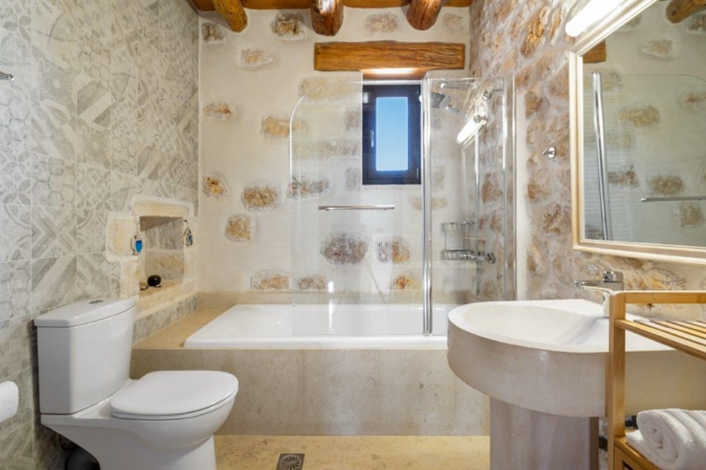 na-prodej-okouzlujici-zarizena-vila-s-uchvatnym-vyhledem-melidoni-kreta-recko