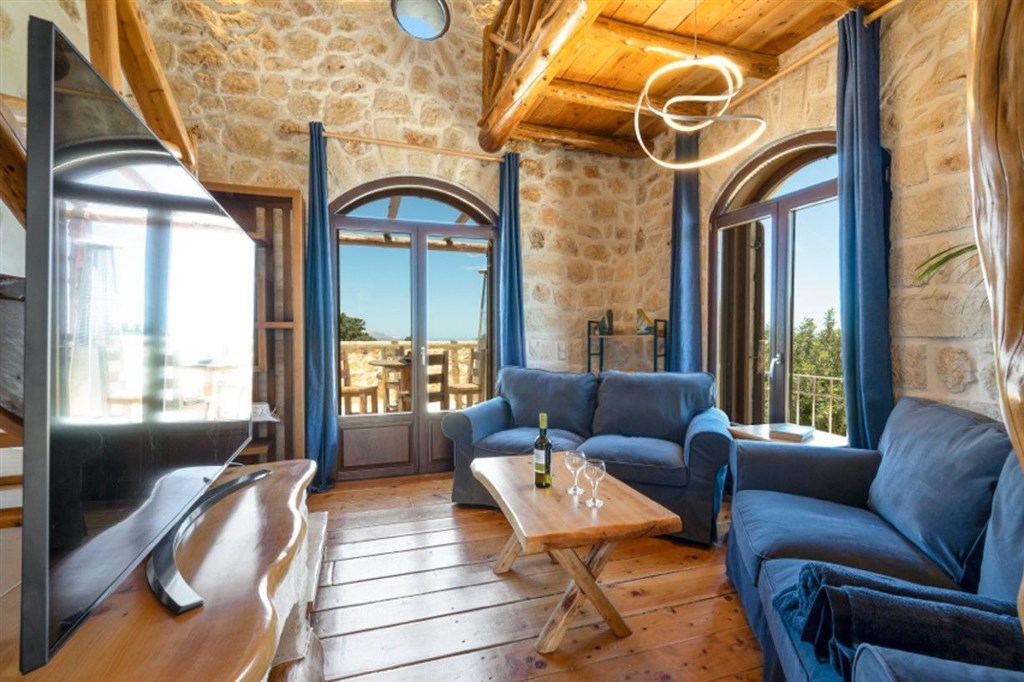 na-prodej-okouzlujici-zarizena-vila-s-uchvatnym-vyhledem-melidoni-kreta-recko