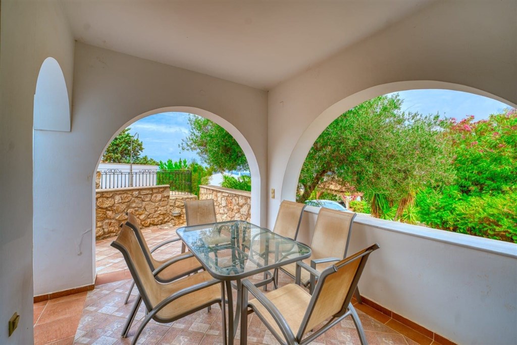 na-prodej-klidna-vila-s-nadhernym-panoramatickym-vyhledem-na-more-oblast-chania-kreta-recko