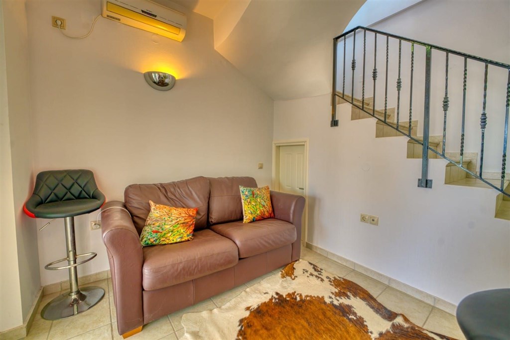 na-prodej-klidna-vila-s-nadhernym-panoramatickym-vyhledem-na-more-oblast-chania-kreta-recko