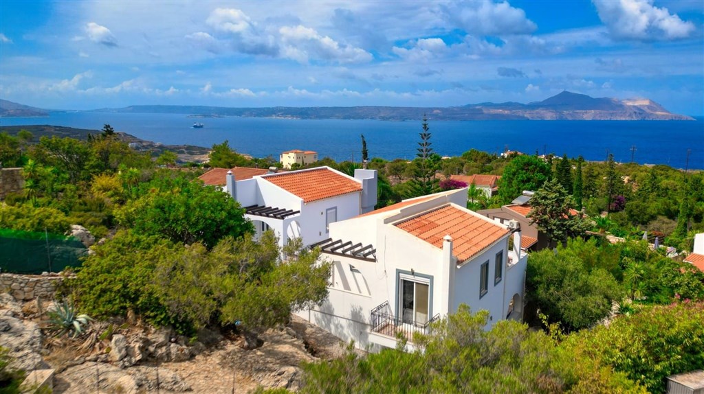 na-prodej-klidna-vila-s-nadhernym-panoramatickym-vyhledem-na-more-oblast-chania-kreta-recko