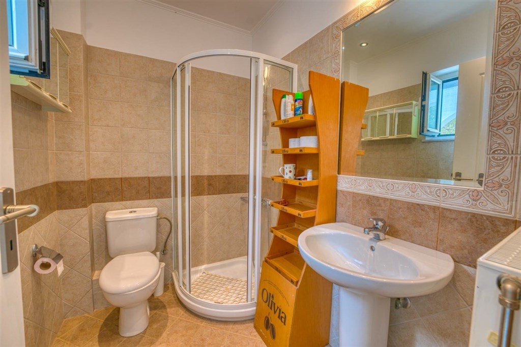 na-prodej-klidna-vila-s-nadhernym-panoramatickym-vyhledem-na-more-oblast-chania-kreta-recko