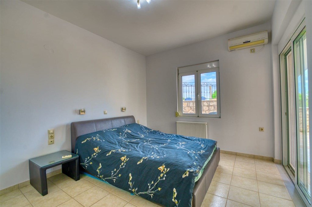 na-prodej-klidna-vila-s-nadhernym-panoramatickym-vyhledem-na-more-oblast-chania-kreta-recko