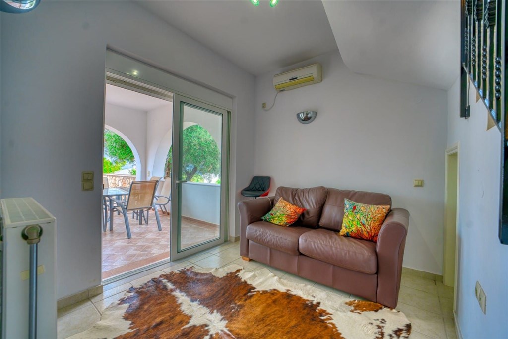 na-prodej-klidna-vila-s-nadhernym-panoramatickym-vyhledem-na-more-oblast-chania-kreta-recko