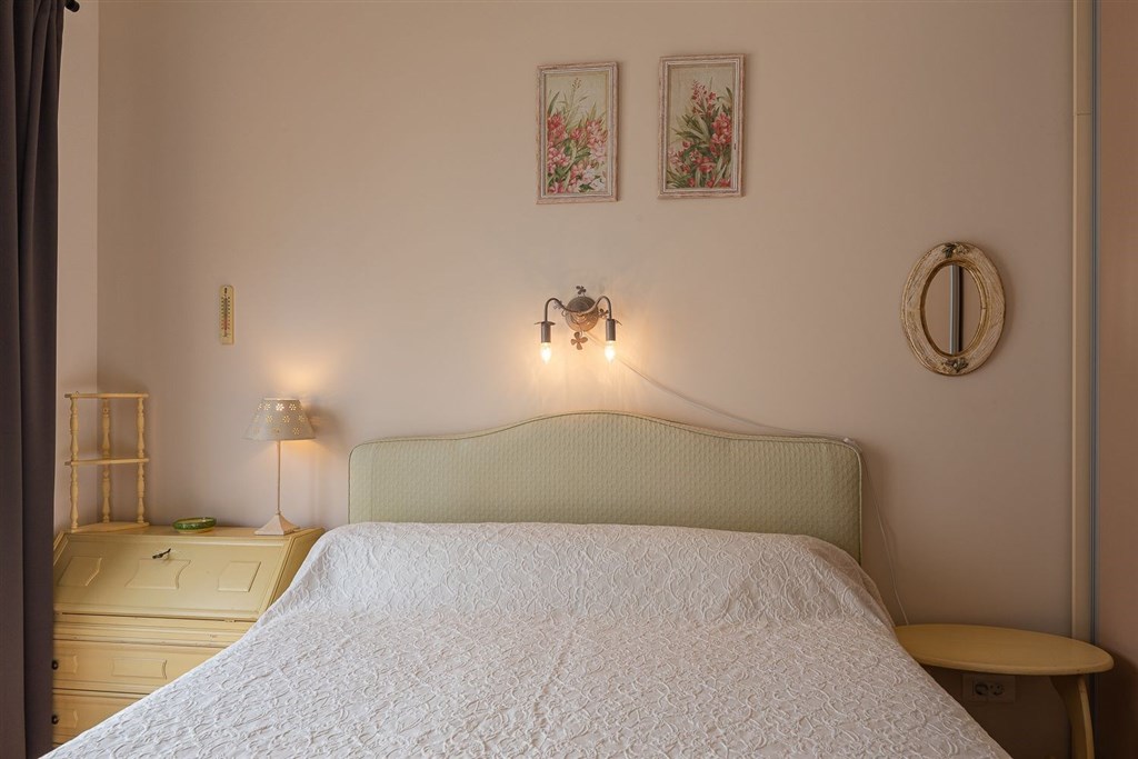 na-prodej-penthouse-s-vyhledem-na-more-a-stresni-terasou-becici-cerna-hora