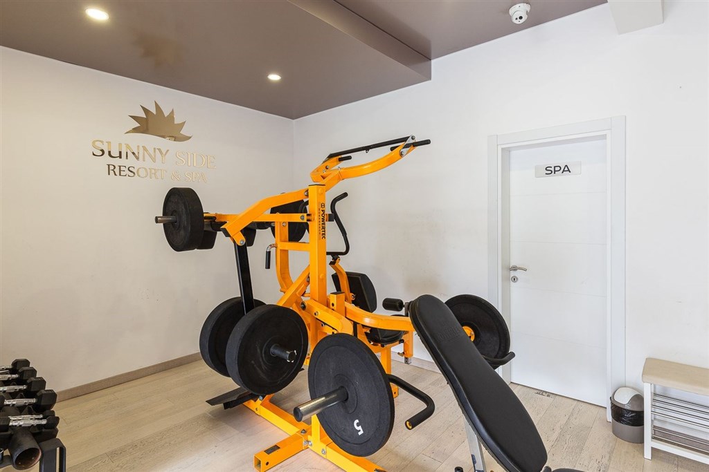 na-prodej-penthouse-s-vyhledem-na-more-a-stresni-terasou-becici-cerna-hora